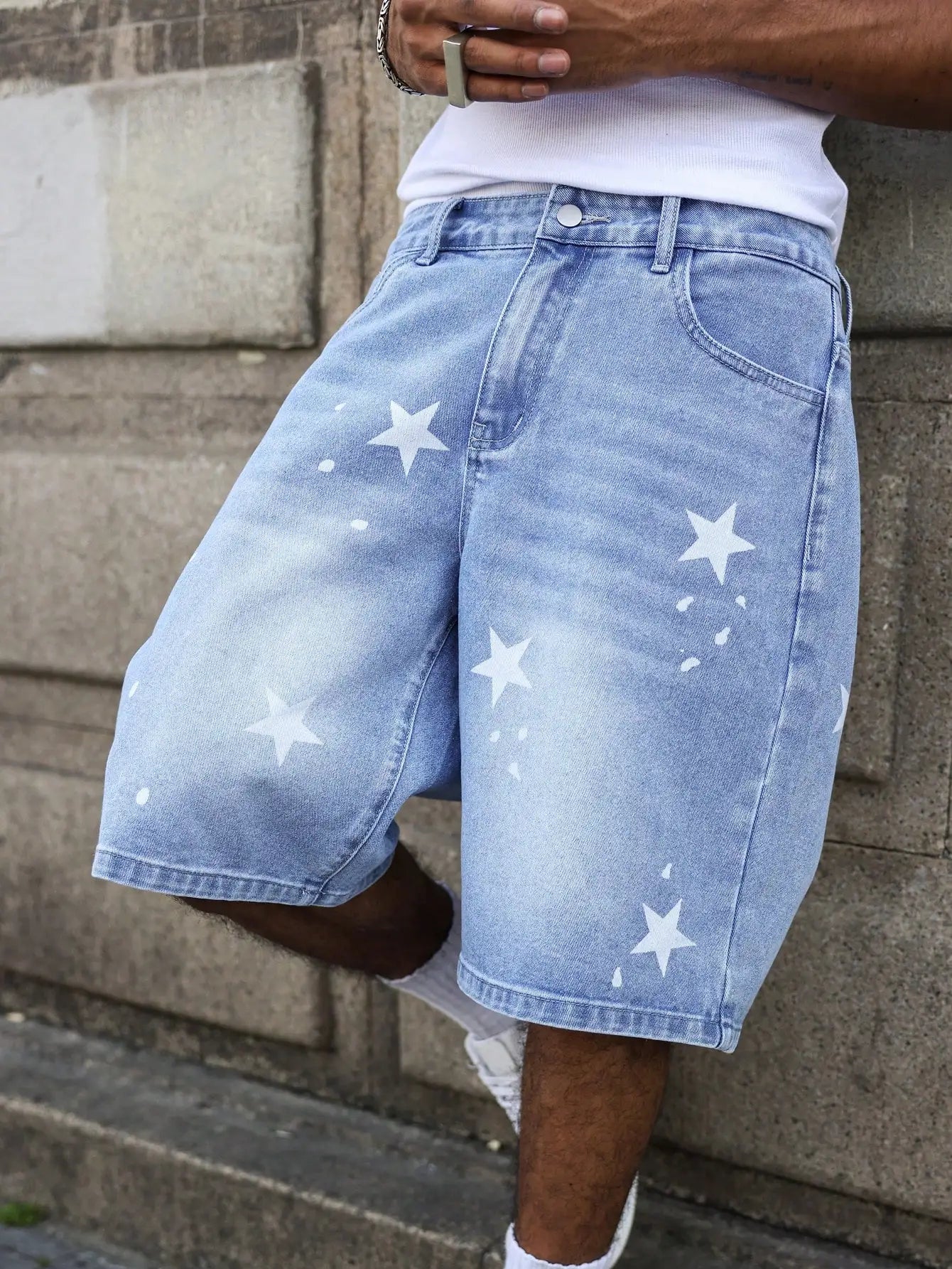 Herren Jeansshorts Blau – Sommer Denim Shorts mit Sternen-Print