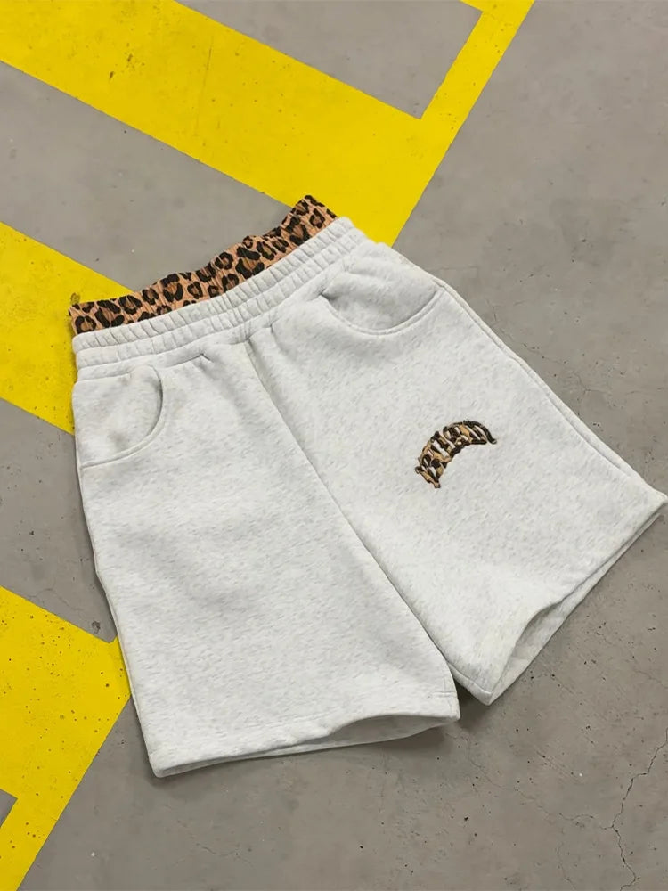 Tracksuit mit Leoparden-Print – Hoodie, Shorts & Hose