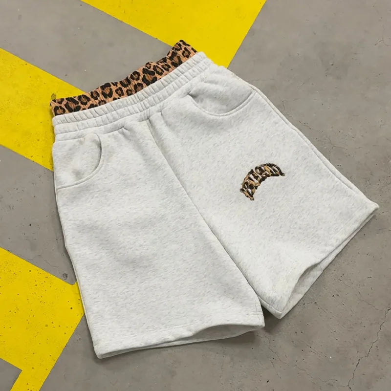 Tracksuit mit Leoparden-Print – Hoodie, Shorts & Hose