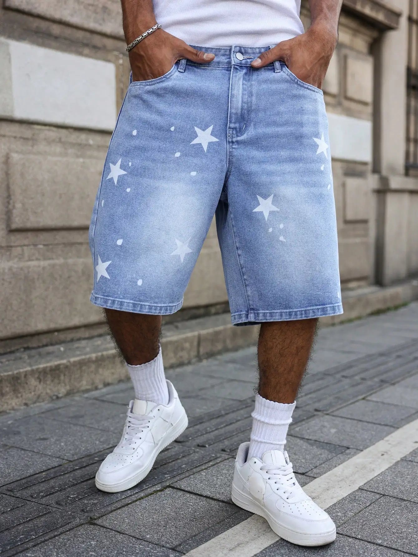 Herren Jeansshorts Blau – Sommer Denim Shorts mit Sternen-Print